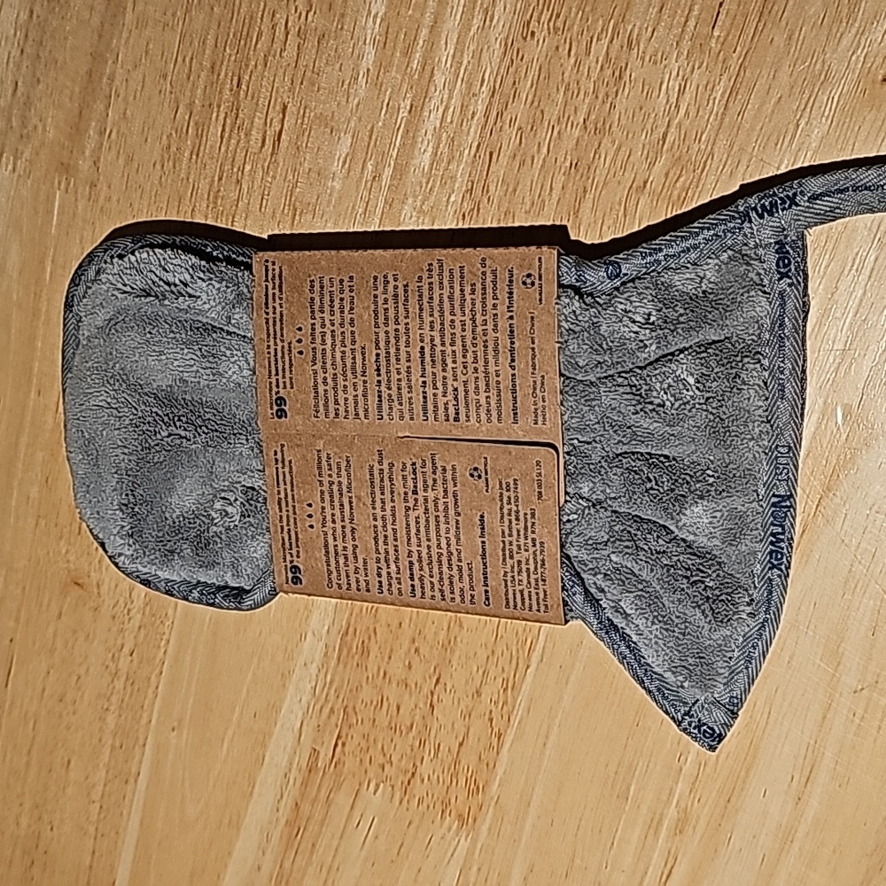 Norwex Dusting Mitt - Picture 2 of 2